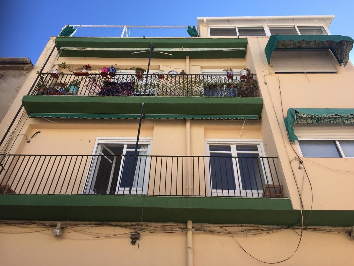 4 Bed Middle Floor Apartment in Alicante City