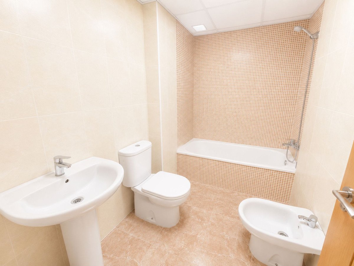 2 Bed Middle Floor Apartment in Guaro