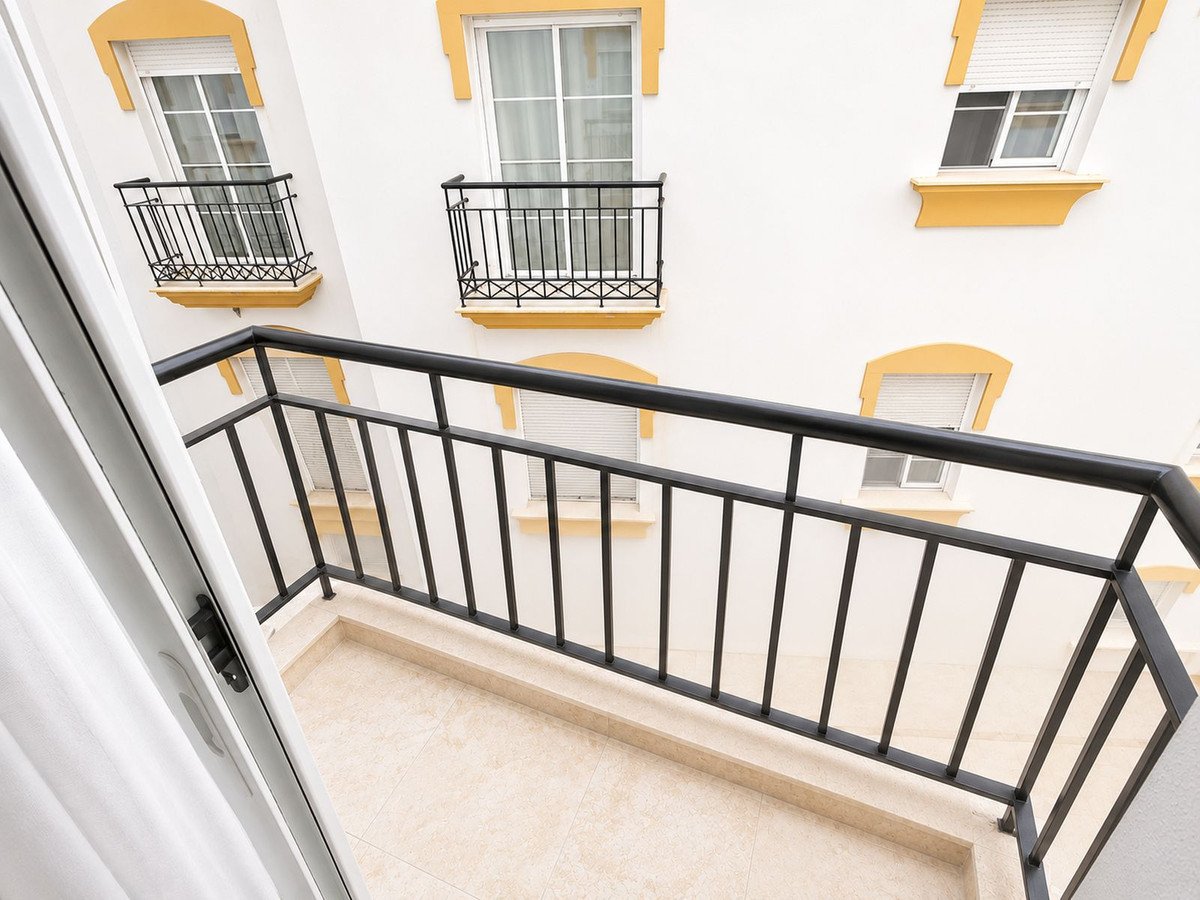 2 Bed Middle Floor Apartment in Guaro