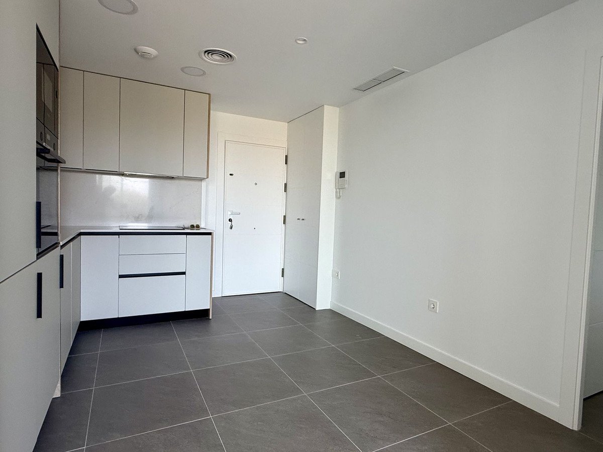 2 Bed Middle Floor Apartment in Mijas Costa