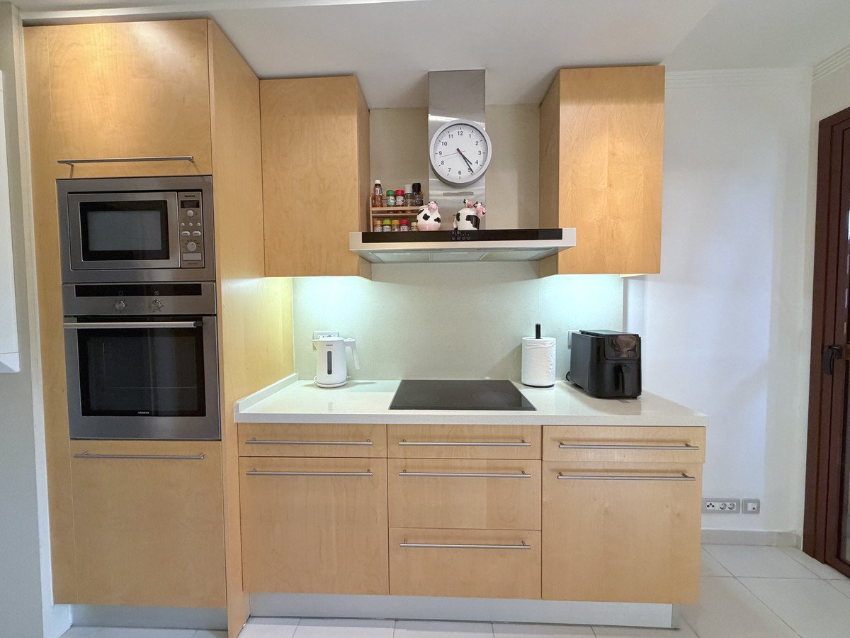 2 Bed Middle Floor Apartment in Estepona