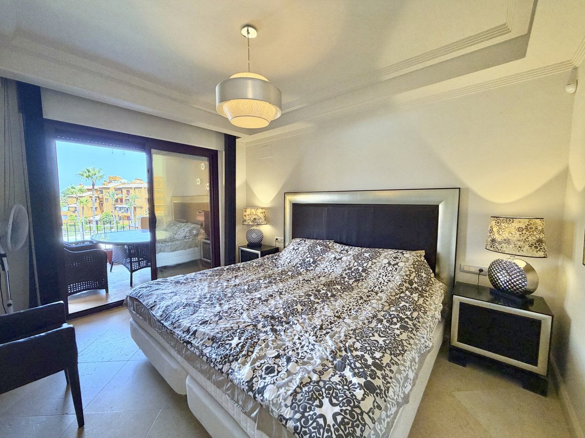 2 Bed Middle Floor Apartment in Estepona