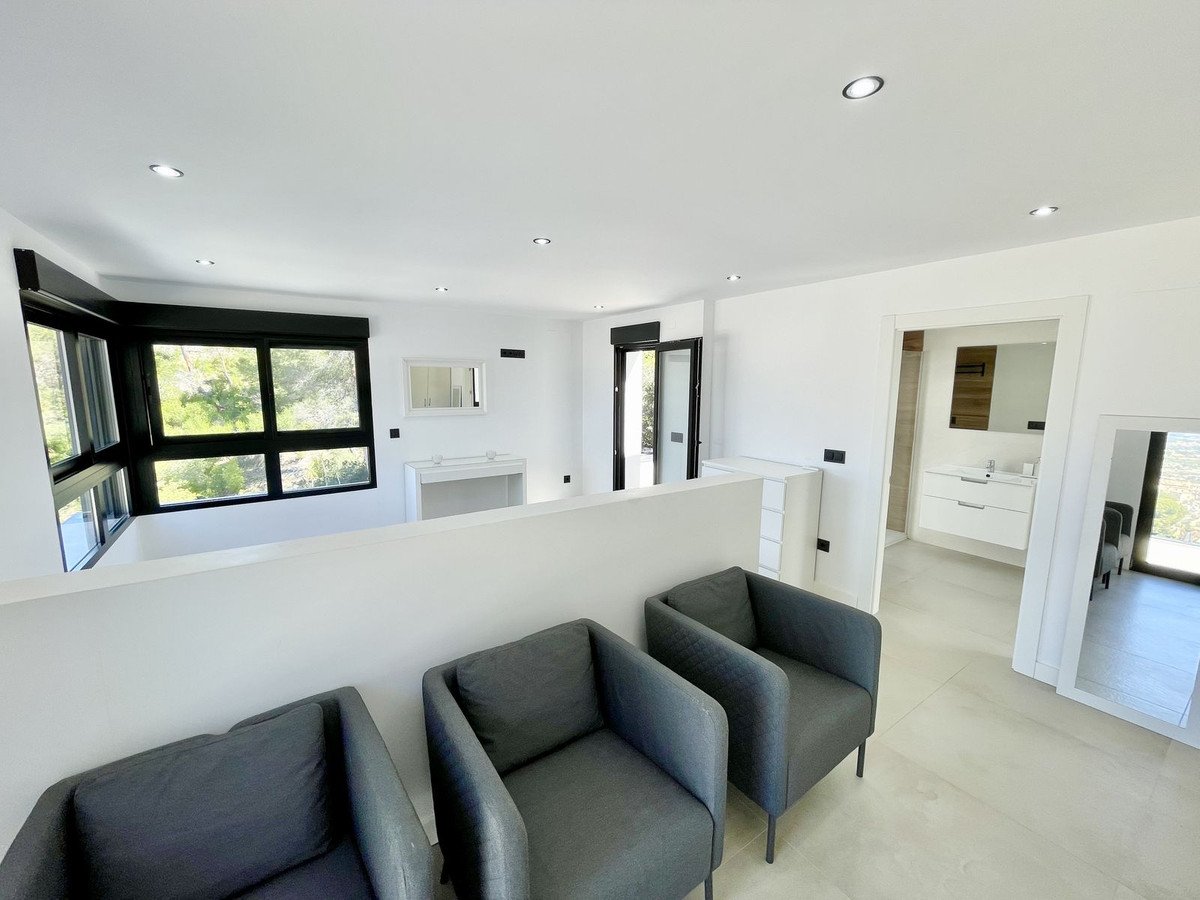 5 Bed Detached Villa in L'Albir