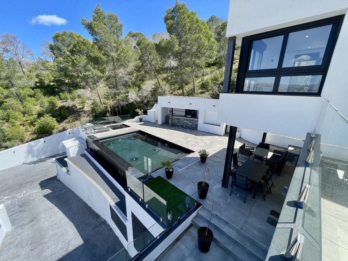 5 Bed Detached Villa in L'Albir