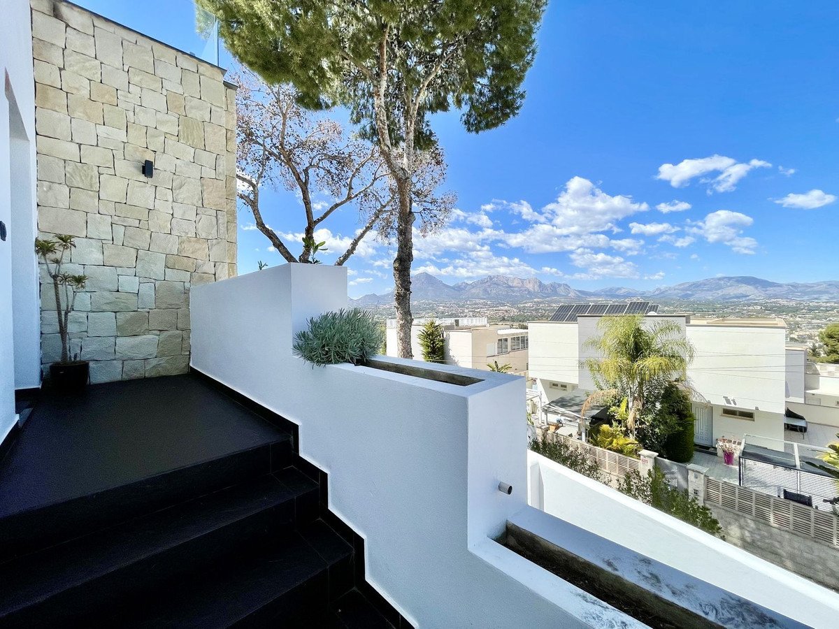 5 Bed Detached Villa in L'Albir