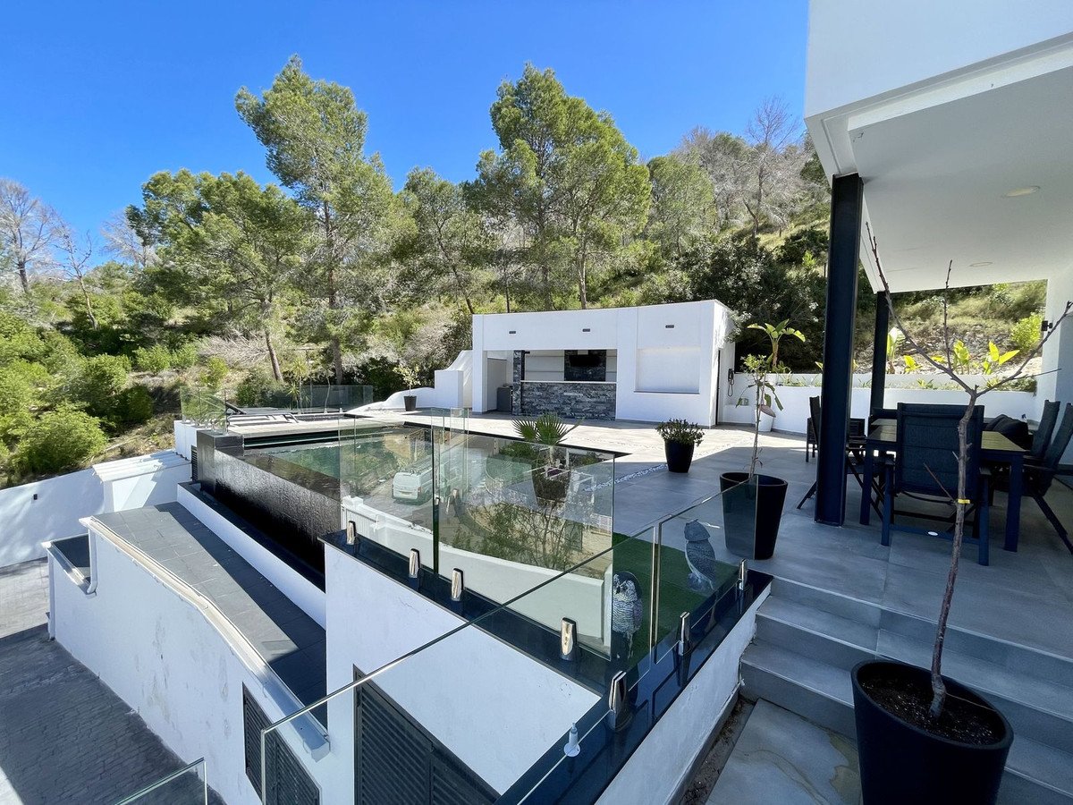 5 Bed Detached Villa in L'Albir