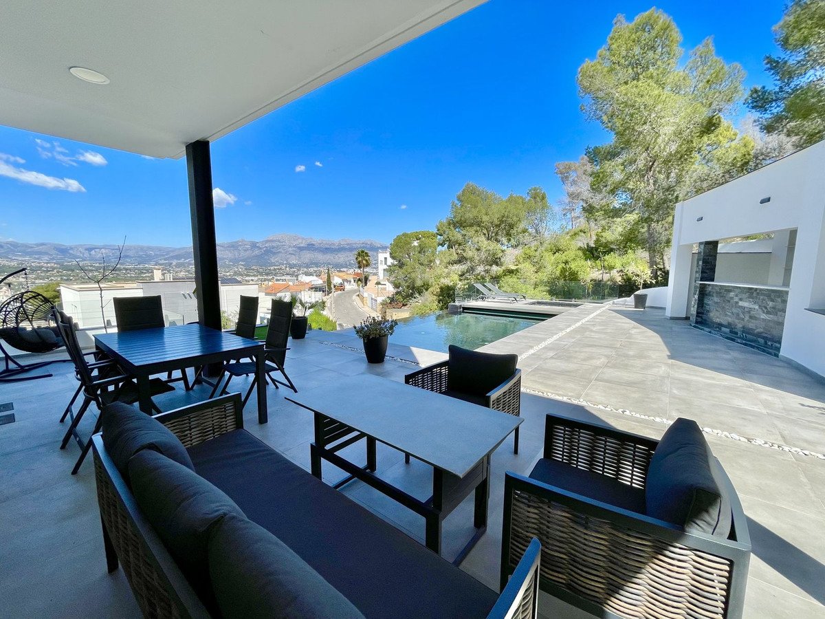 5 Bed Detached Villa in L'Albir
