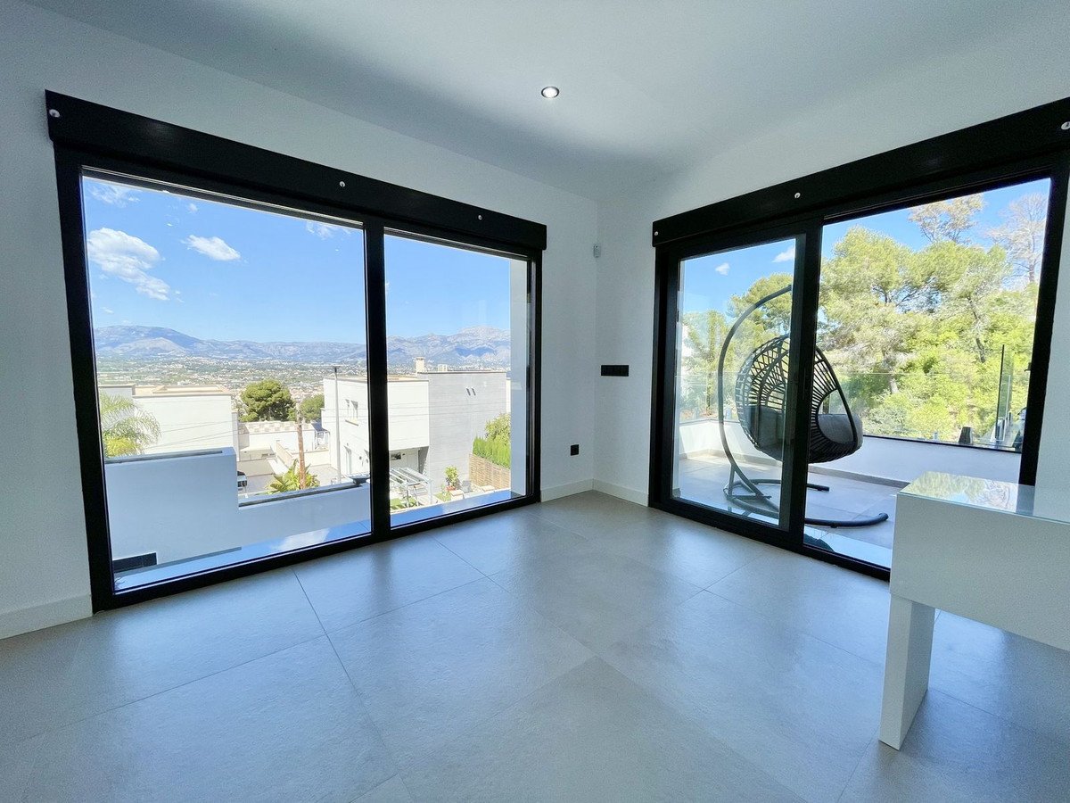 5 Bed Detached Villa in L'Albir