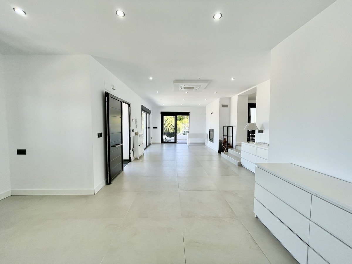 5 Bed Detached Villa in L'Albir