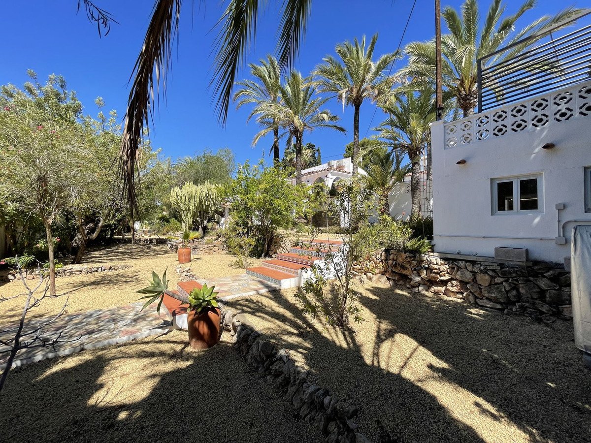 4 Bed Detached Villa in Altea