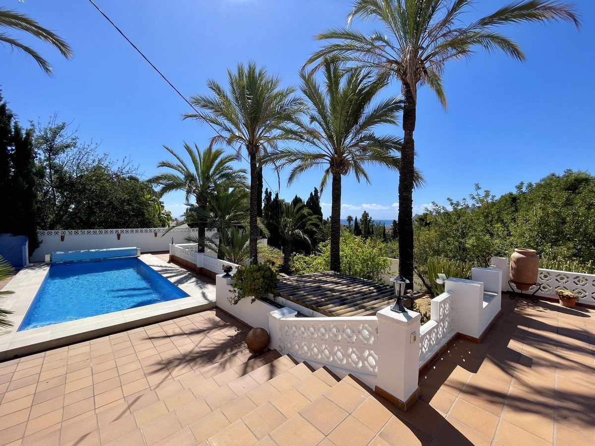 4 Bed Detached Villa in Altea