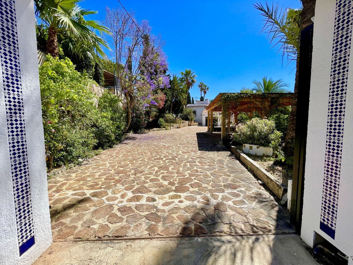 4 Bed Detached Villa in Altea