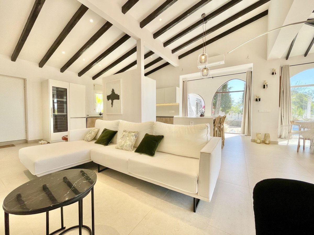 4 Bed Detached Villa in Altea