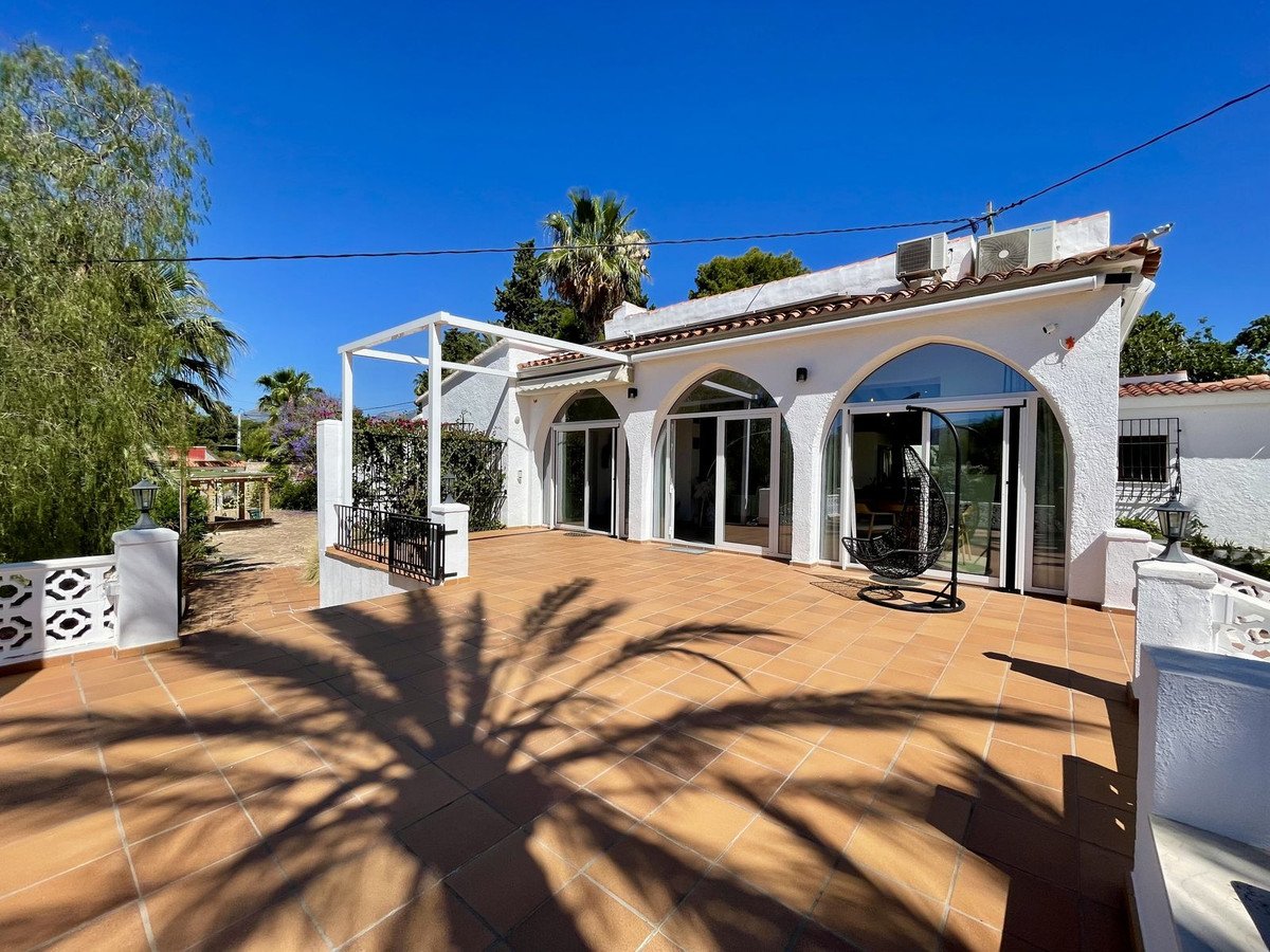 4 Bed Detached Villa in Altea