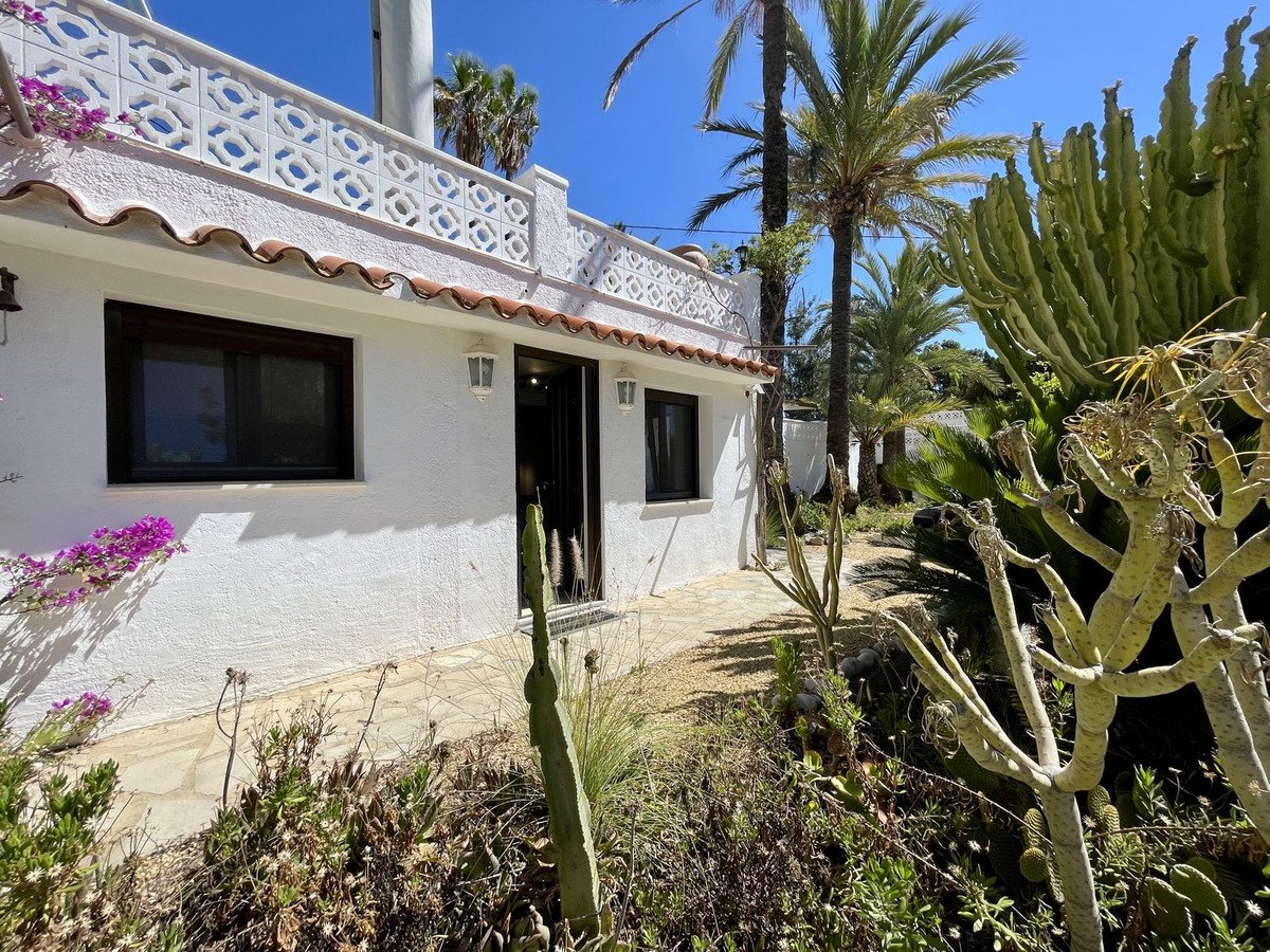 4 Bed Detached Villa in Altea