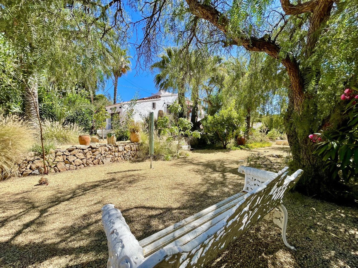 4 Bed Detached Villa in Altea