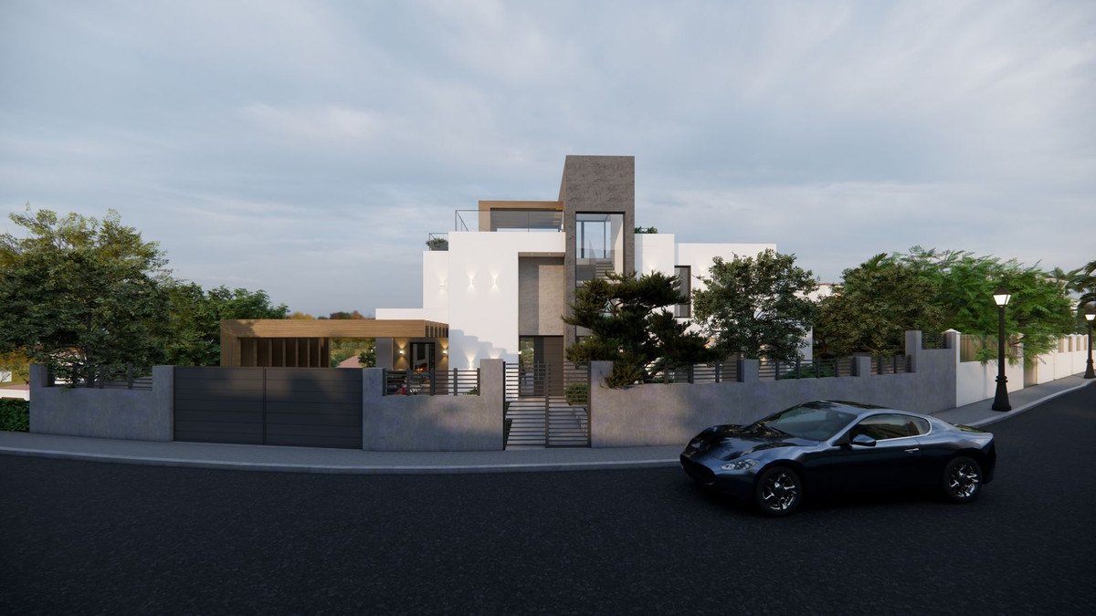 4 Bed Detached Villa in Elviria