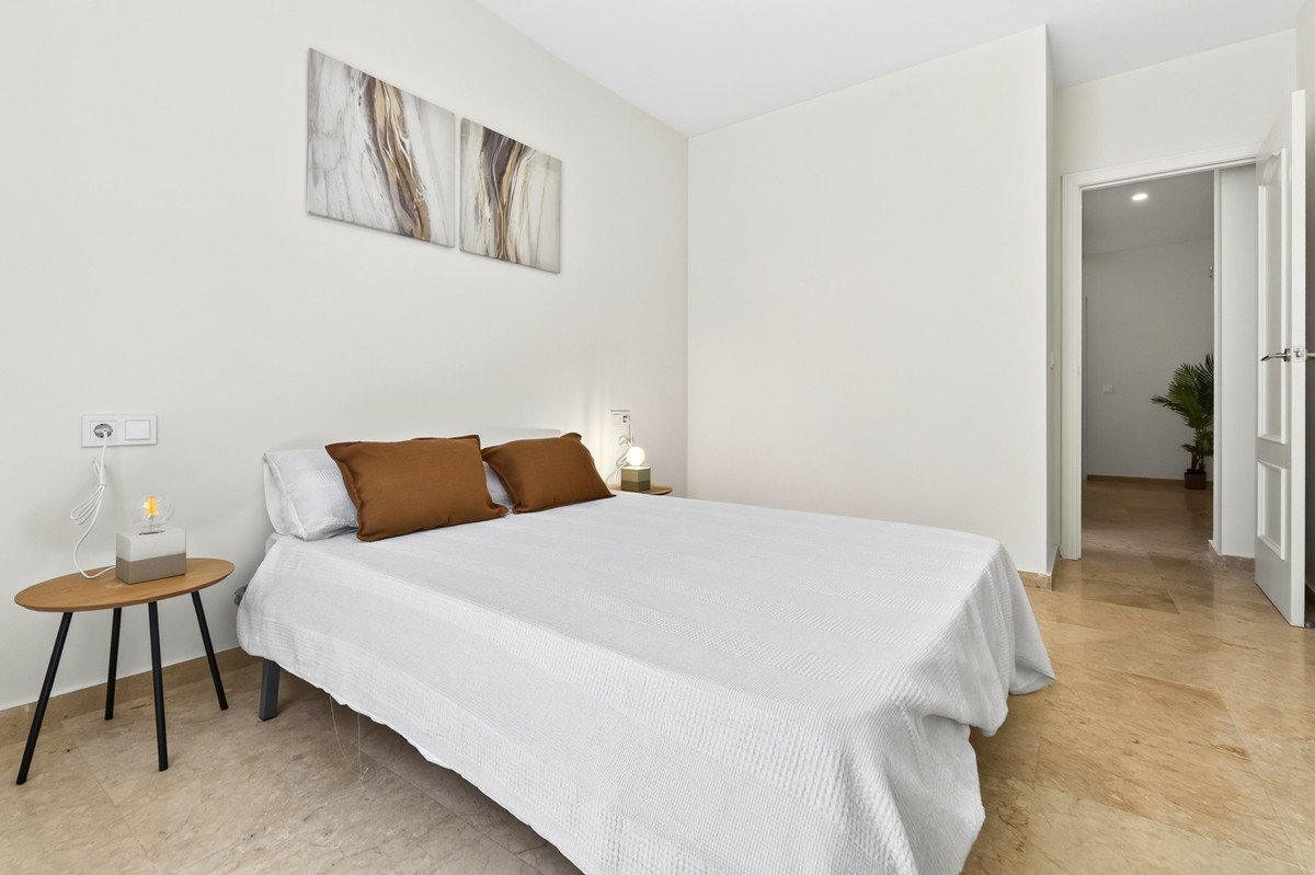 2 Bed Middle Floor Apartment in Centro Histórico