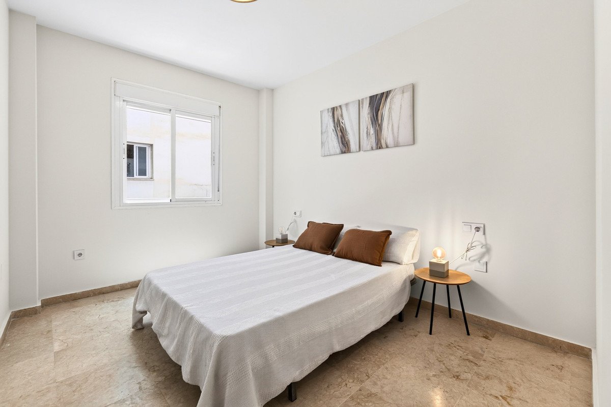 2 Bed Middle Floor Apartment in Centro Histórico