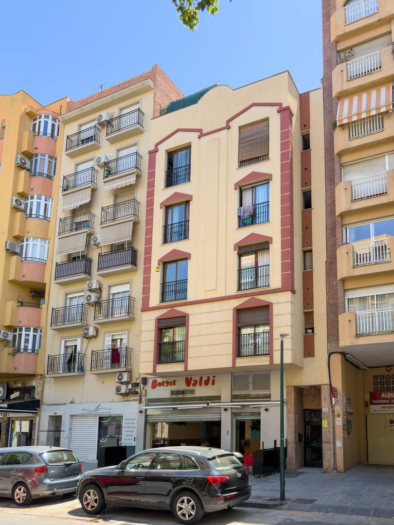 2 Bed Middle Floor Apartment in Centro Histórico