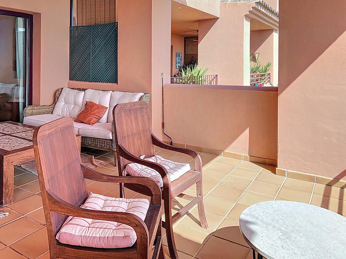 2 Bed Middle Floor Apartment in Manilva
