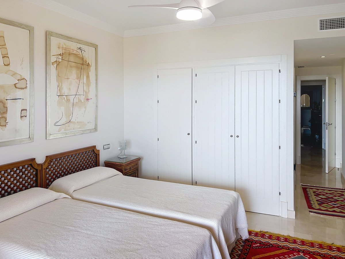 2 Bed Middle Floor Apartment in Manilva