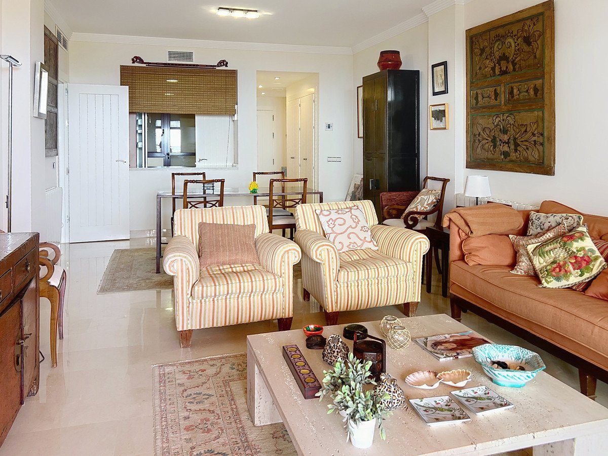 2 Bed Middle Floor Apartment in Manilva