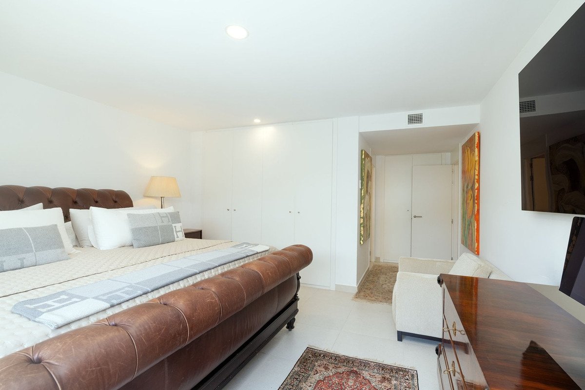 3 Bed Middle Floor Apartment in Sotogrande