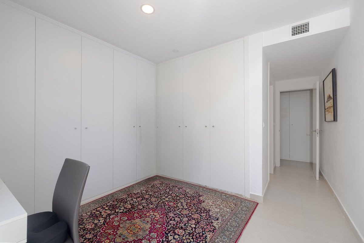3 Bed Middle Floor Apartment in Sotogrande