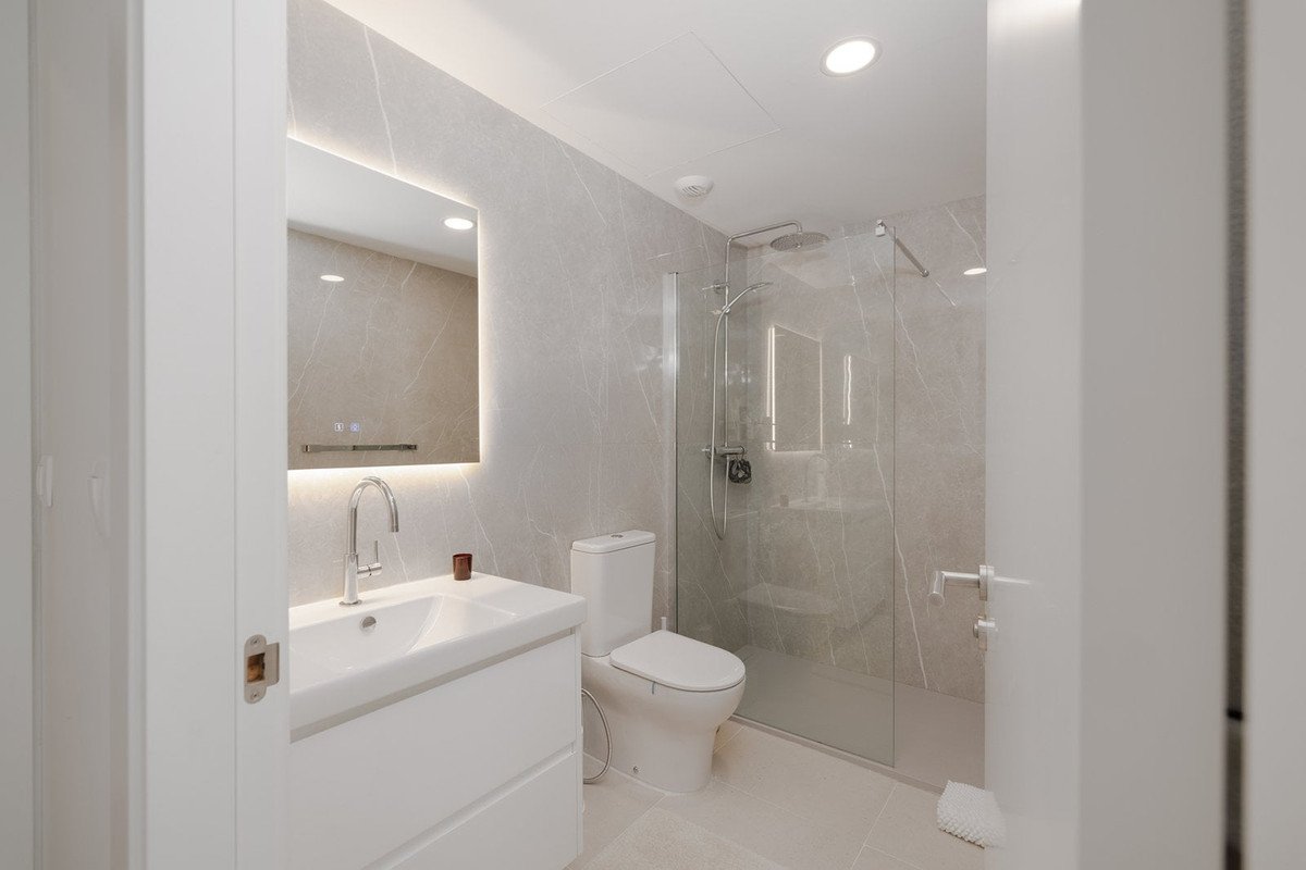 3 Bed Middle Floor Apartment in Sotogrande