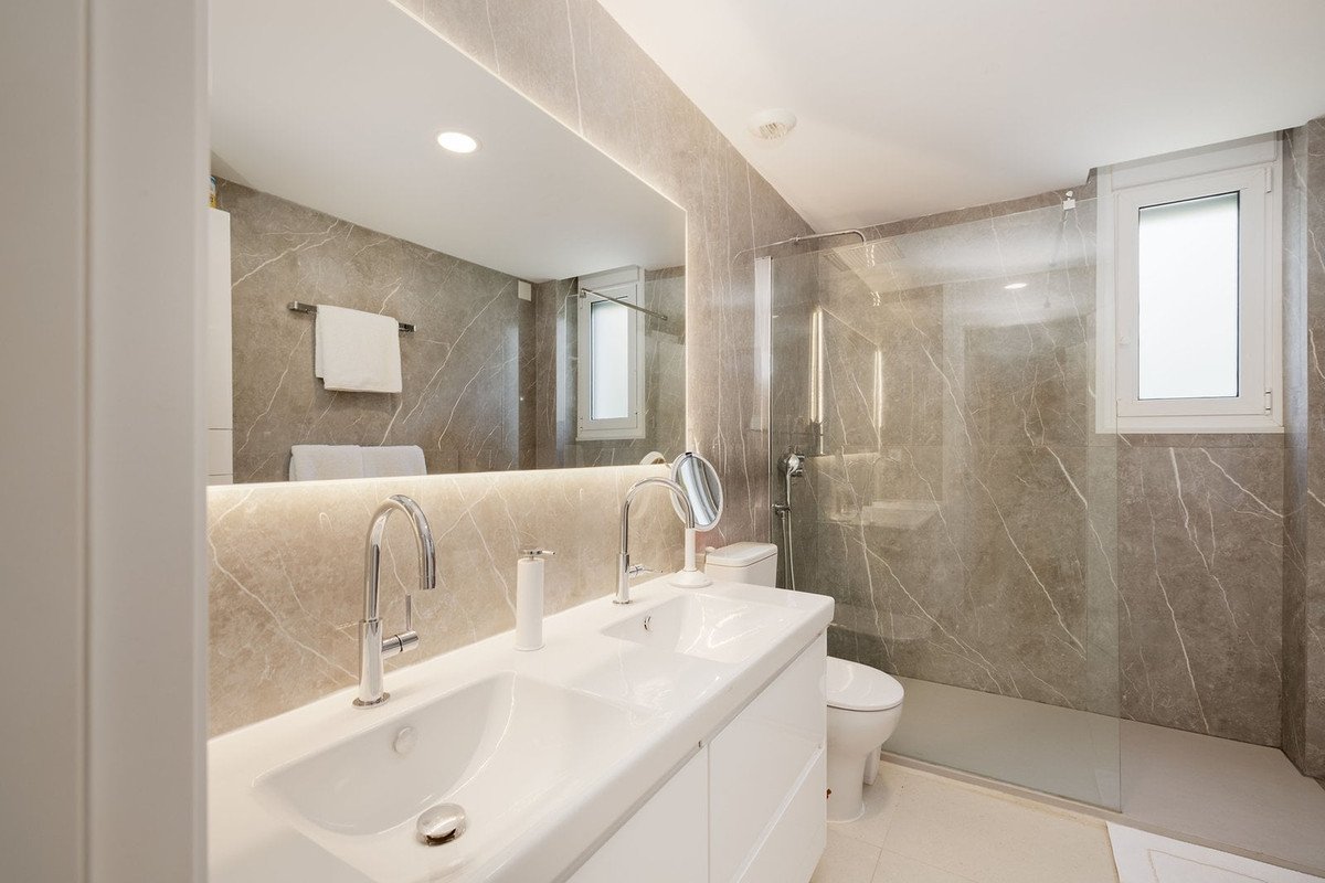 3 Bed Middle Floor Apartment in Sotogrande