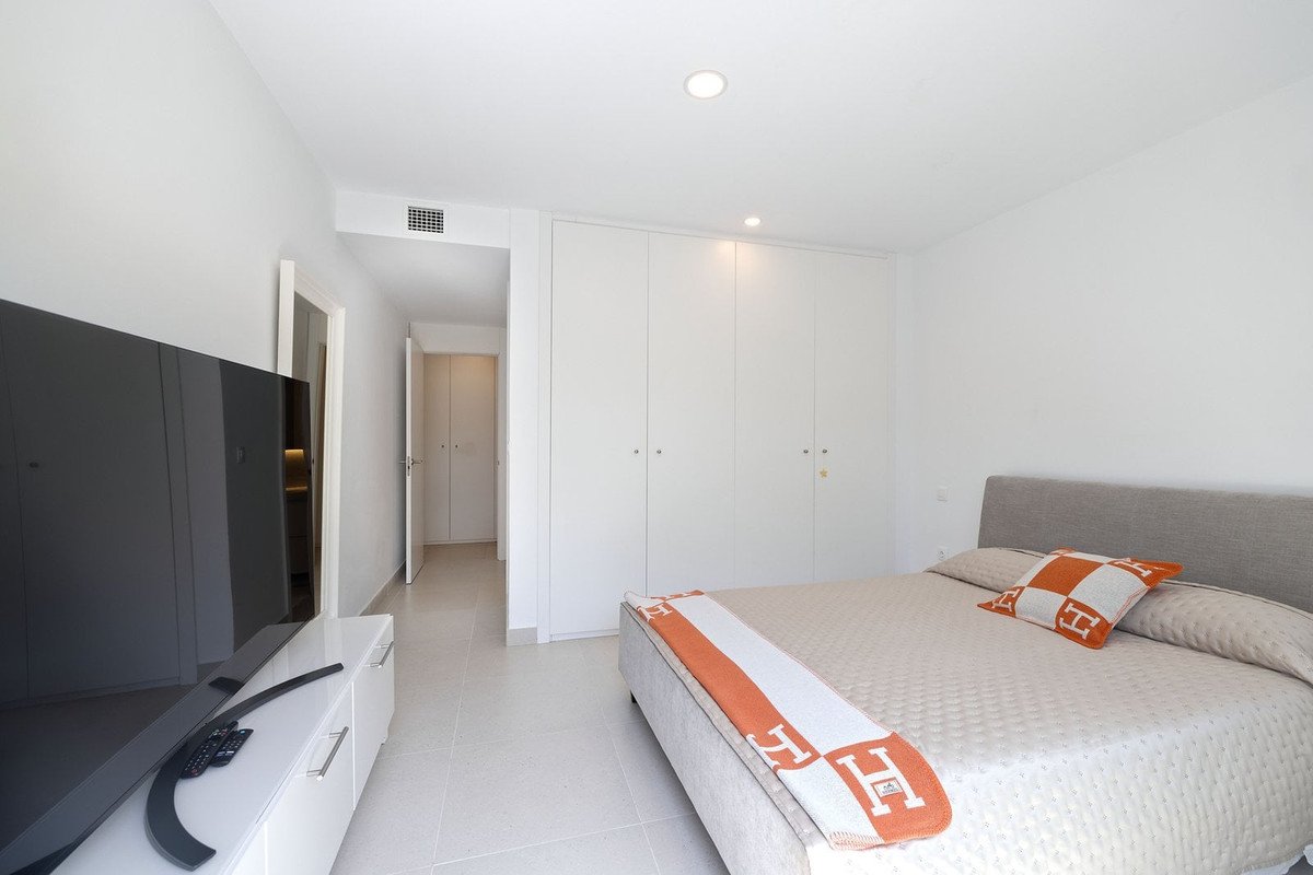 3 Bed Middle Floor Apartment in Sotogrande