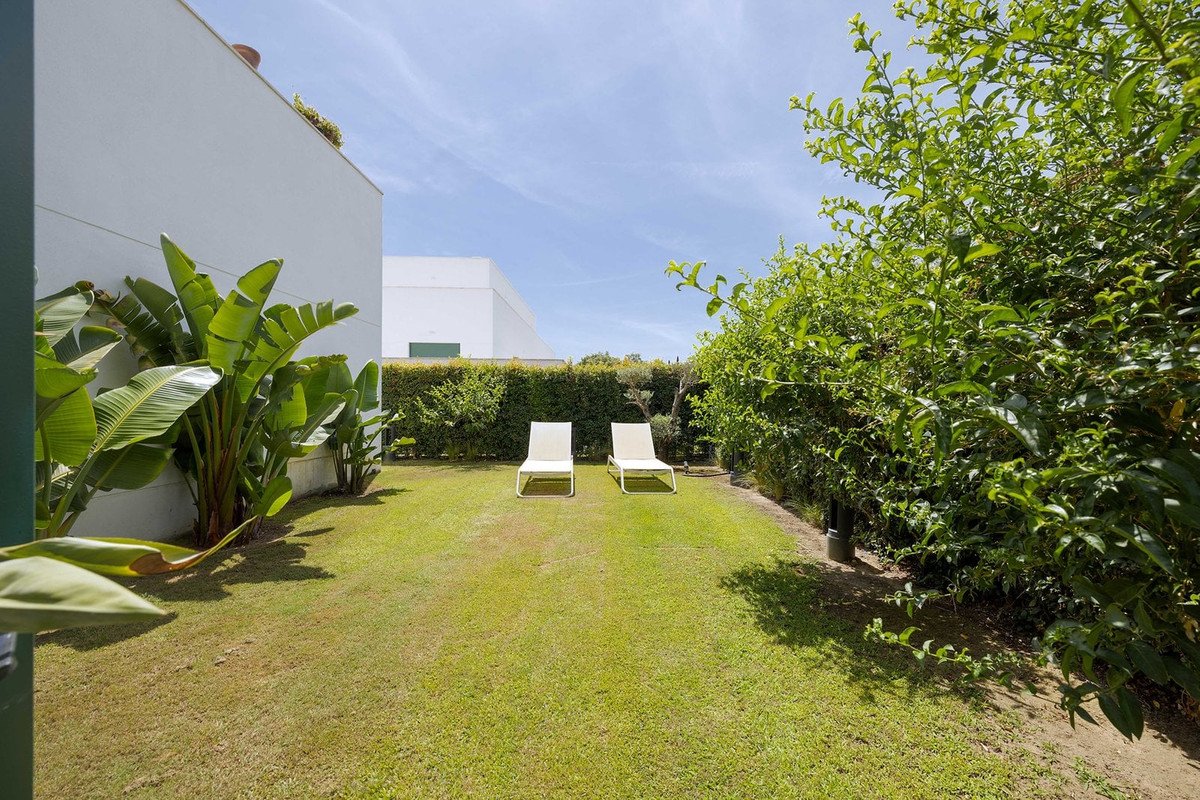 3 Bed Middle Floor Apartment in Sotogrande
