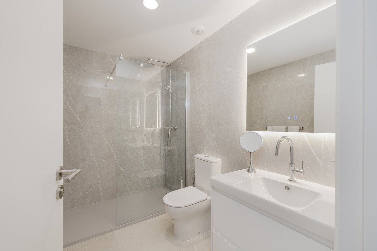 3 Bed Middle Floor Apartment in Sotogrande