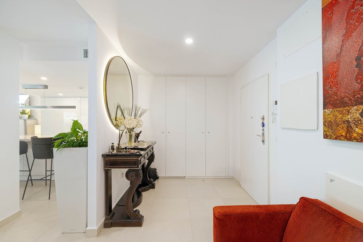 3 Bed Middle Floor Apartment in Sotogrande
