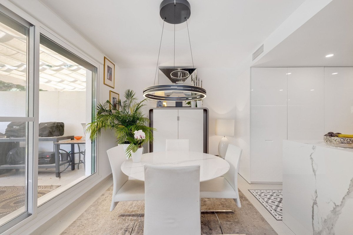 3 Bed Middle Floor Apartment in Sotogrande