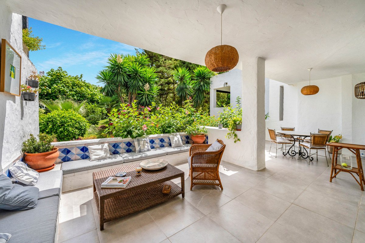 2 Bed Ground Floor Apartment in The Golden Mile