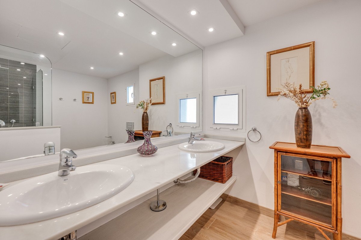 2 Bed Ground Floor Apartment in The Golden Mile