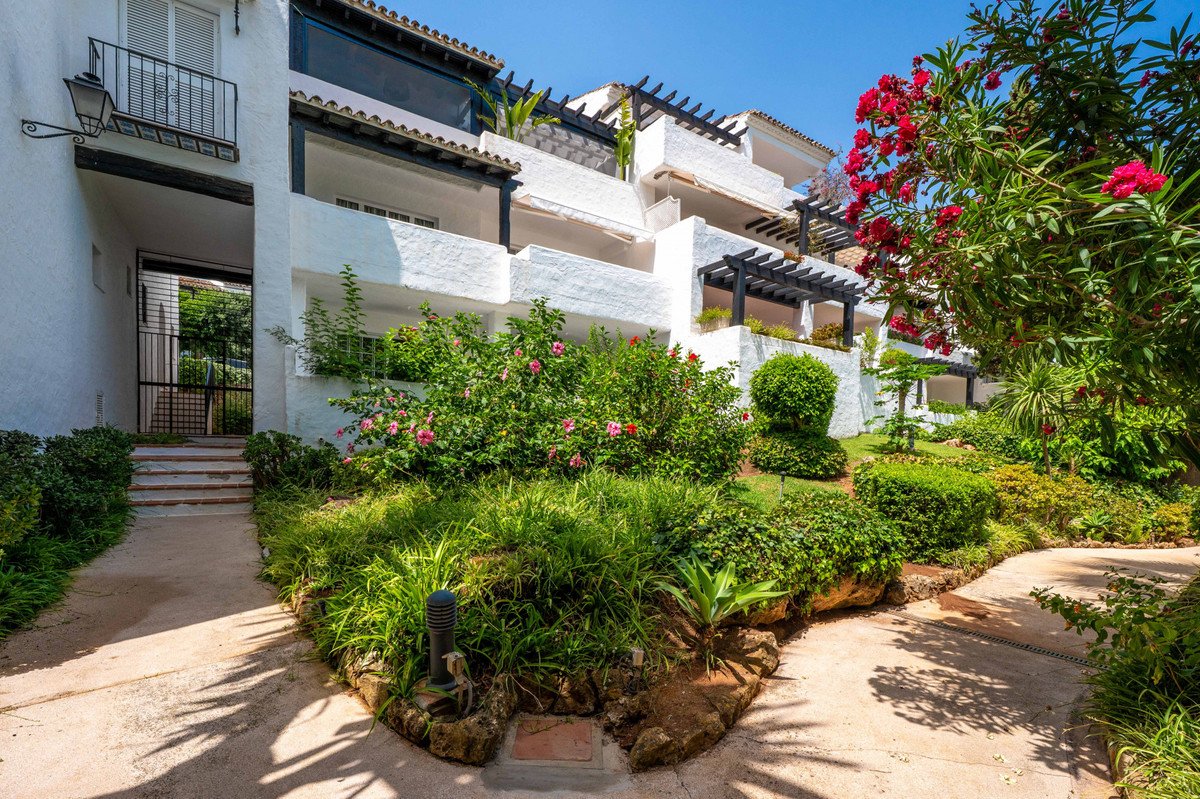 2 Bed Ground Floor Apartment in The Golden Mile