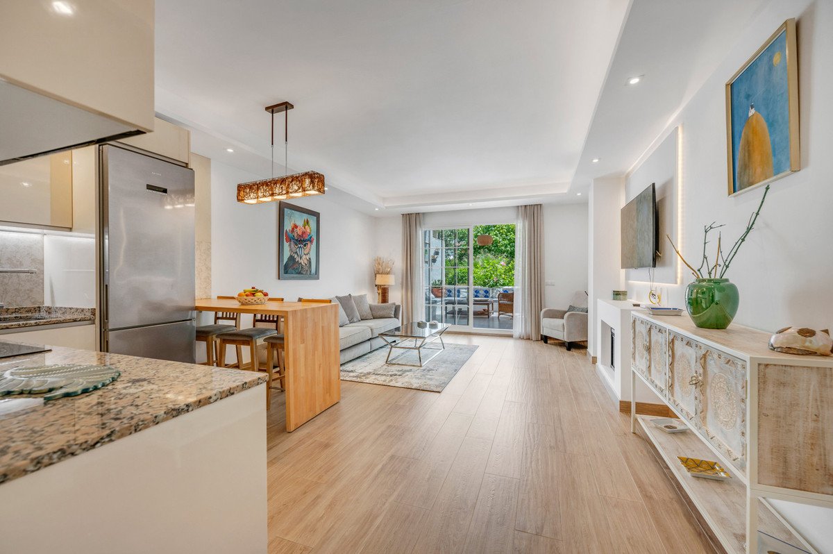 2 Bed Ground Floor Apartment in The Golden Mile