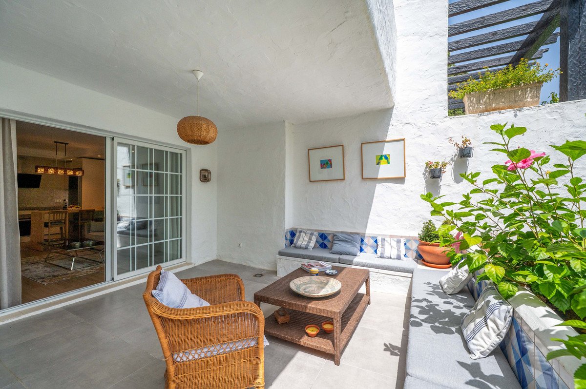 2 Bed Ground Floor Apartment in The Golden Mile