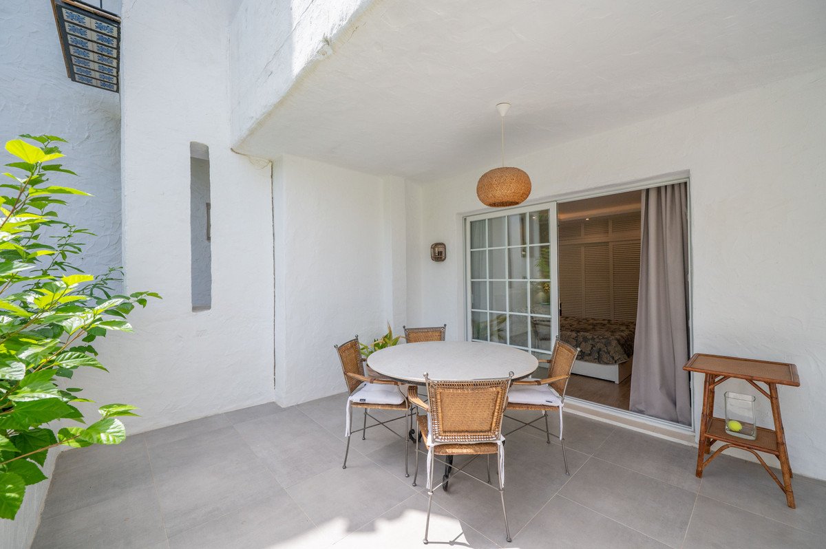2 Bed Ground Floor Apartment in The Golden Mile