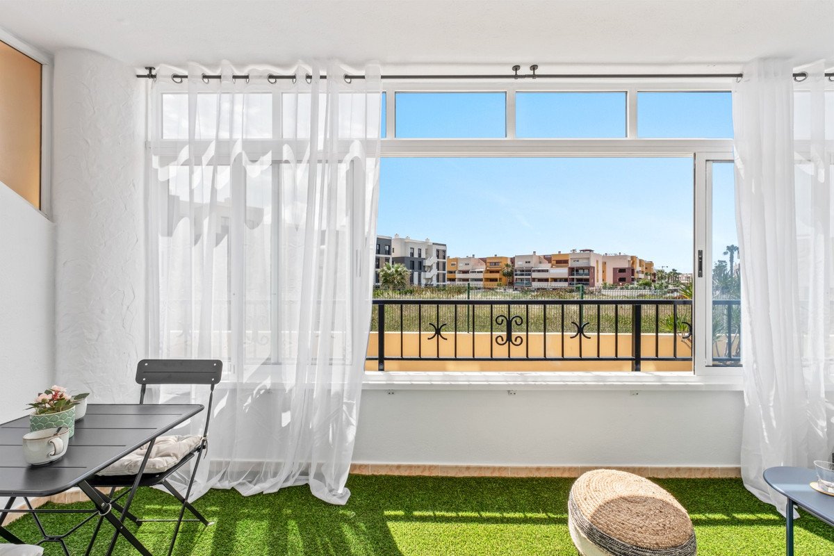 2 Bed Ground Floor Apartment in Playa Flamenca