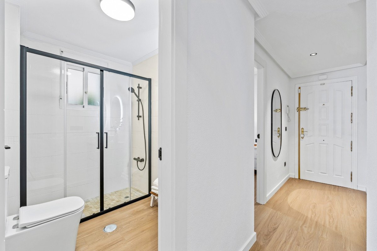2 Bed Ground Floor Apartment in Playa Flamenca
