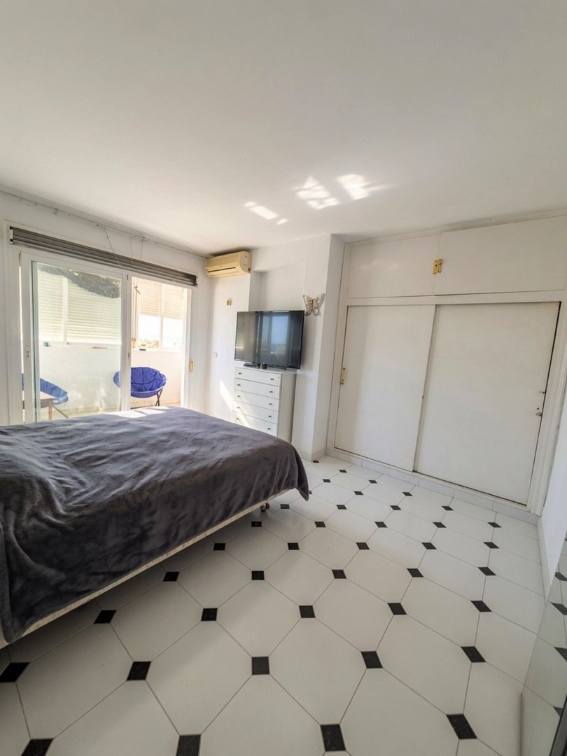 3 Bed Middle Floor Apartment in Cancelada