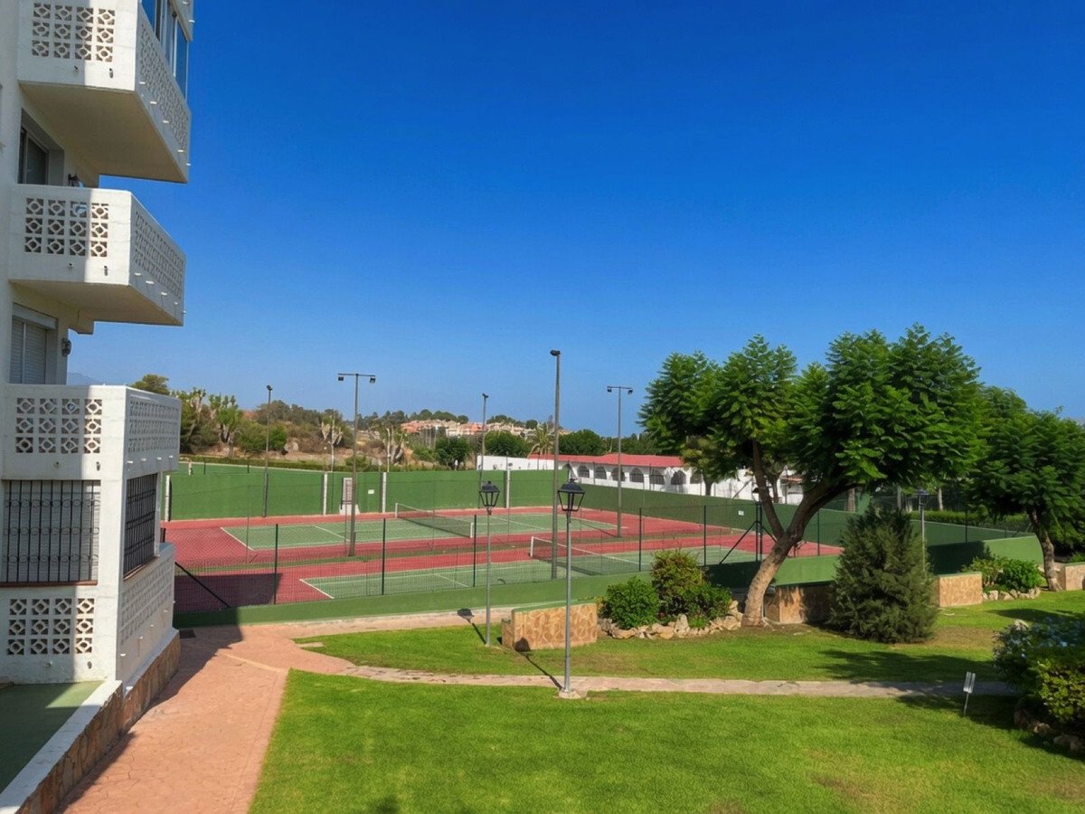 3 Bed Middle Floor Apartment in Cancelada