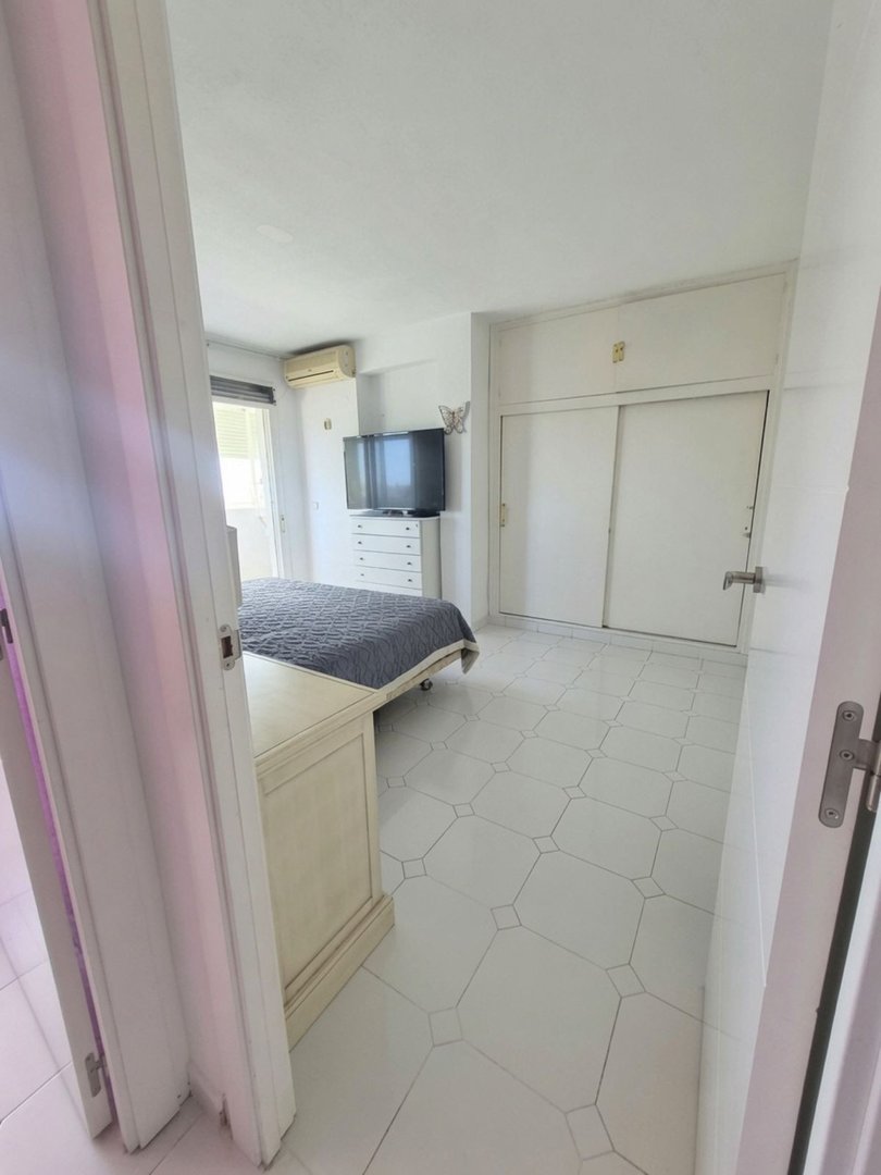 3 Bed Middle Floor Apartment in Cancelada