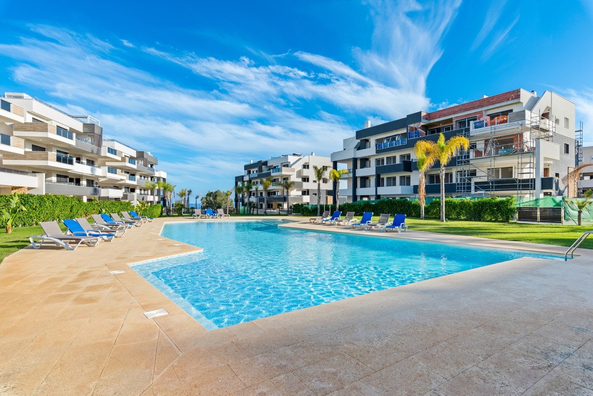 2 Bed Middle Floor Apartment in Playa Flamenca
