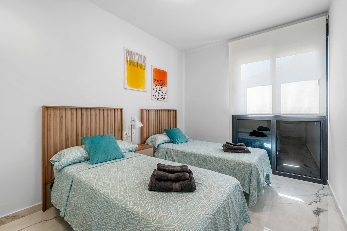 2 Bed Middle Floor Apartment in Playa Flamenca