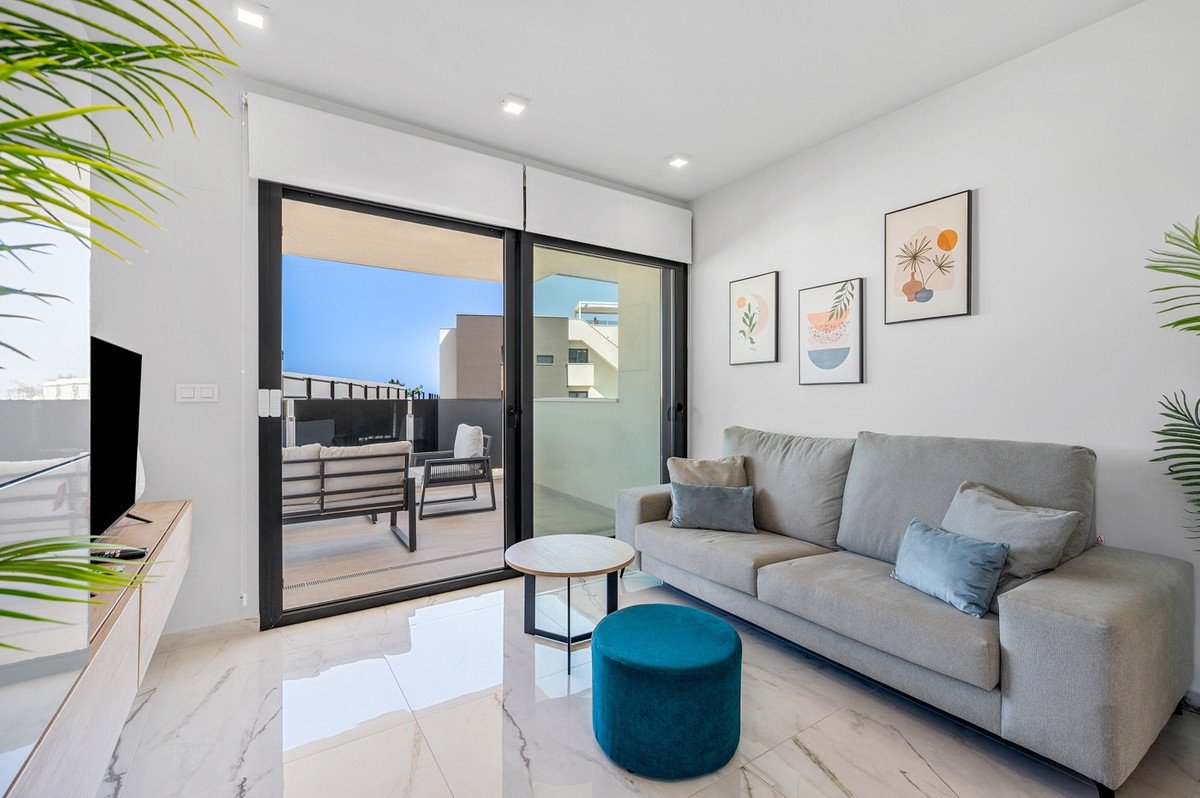 2 Bed Middle Floor Apartment in Playa Flamenca